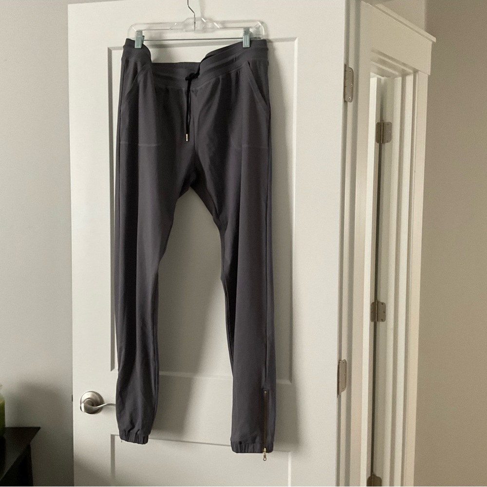 Women’s Gray Jogger Pants